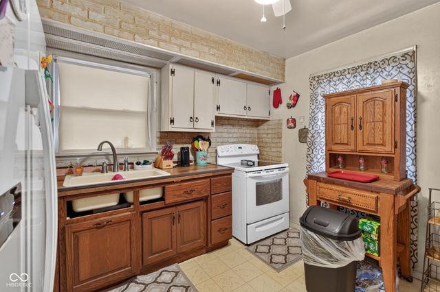 2607 E 8th Street, Anderson, IN 46012