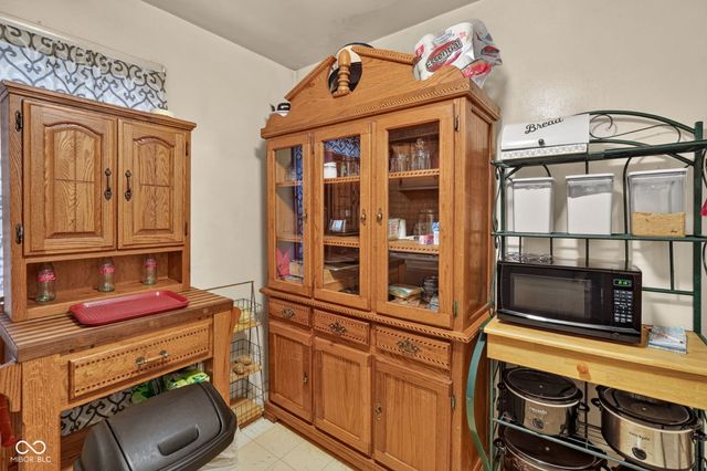 2607 E 8th Street, Anderson, IN 46012