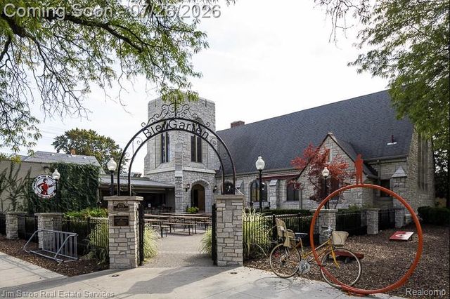 837 Beaconsfield 1s, Grosse Pointe Park, MI 48230