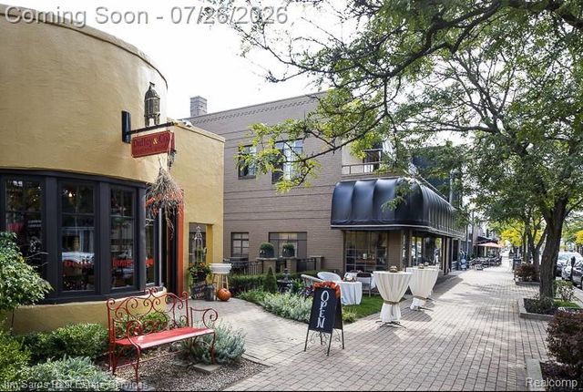 837 Beaconsfield 1s, Grosse Pointe Park, MI 48230