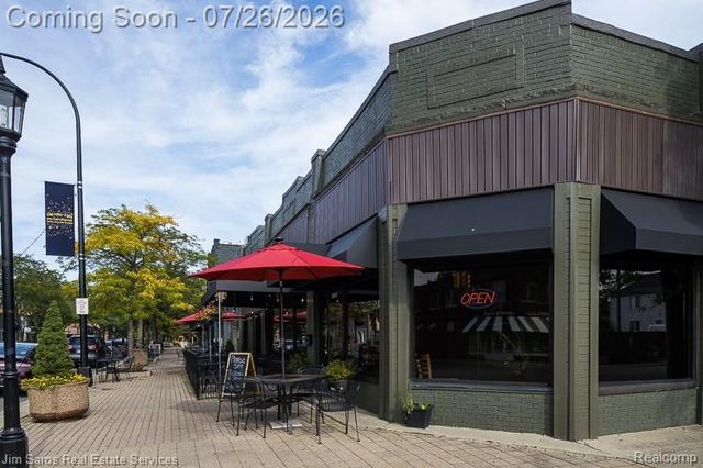 837 Beaconsfield 1s, Grosse Pointe Park, MI 48230