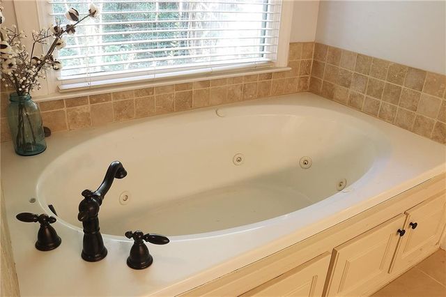 1238 Fairwinds Drive, Loganville, GA 30052