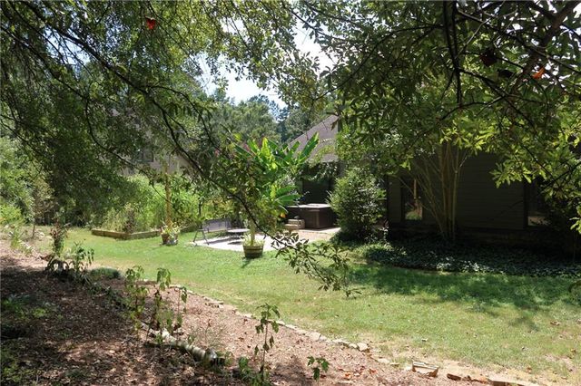 1238 Fairwinds Drive, Loganville, GA 30052