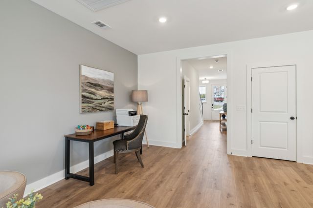 130 Valentine Aly, Nashville, TN 37218