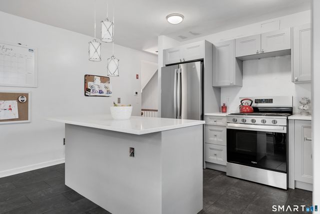 10 Maple Drive, Greenwich, CT 06870