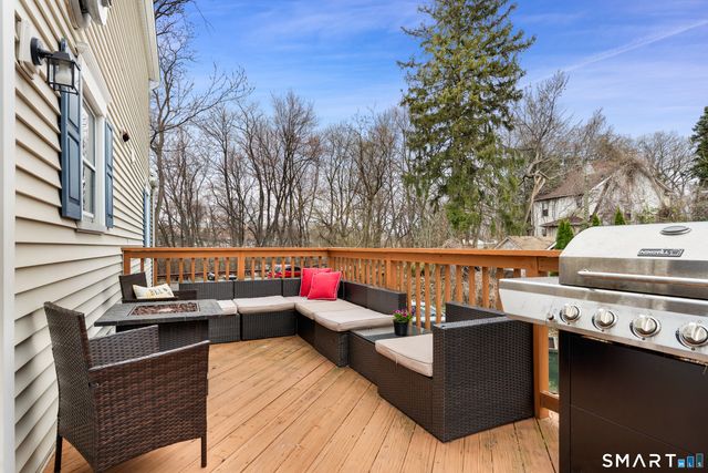 10 Maple Drive, Greenwich, CT 06870