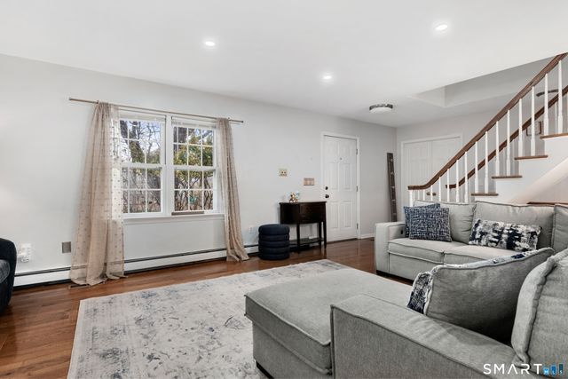 10 Maple Drive, Greenwich, CT 06870