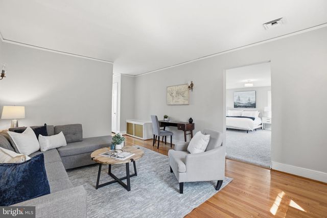 1805 ARMY NAVY DR, Arlington, VA 22202