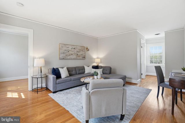 1805 ARMY NAVY DR, Arlington, VA 22202