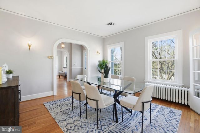 1805 ARMY NAVY DR, Arlington, VA 22202