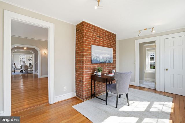 1805 ARMY NAVY DR, Arlington, VA 22202