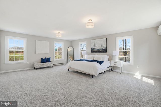 1805 ARMY NAVY DR, Arlington, VA 22202