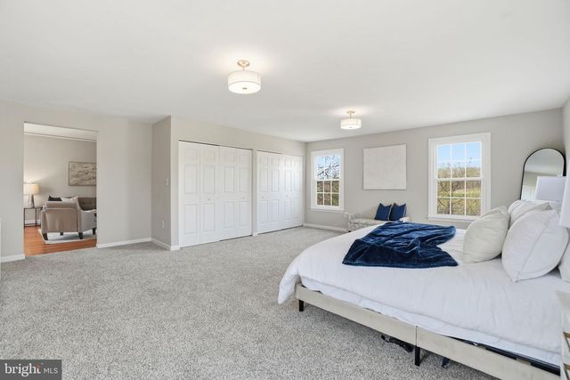 1805 ARMY NAVY DR, Arlington, VA 22202