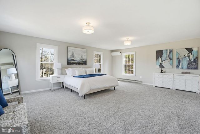 1805 ARMY NAVY DR, Arlington, VA 22202