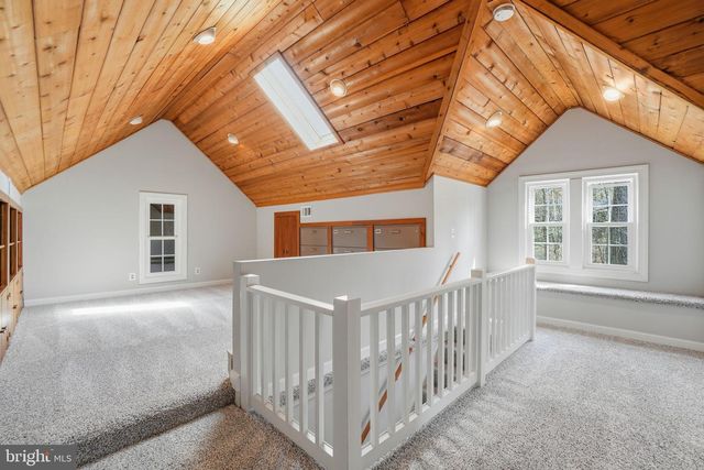 1805 ARMY NAVY DR, Arlington, VA 22202