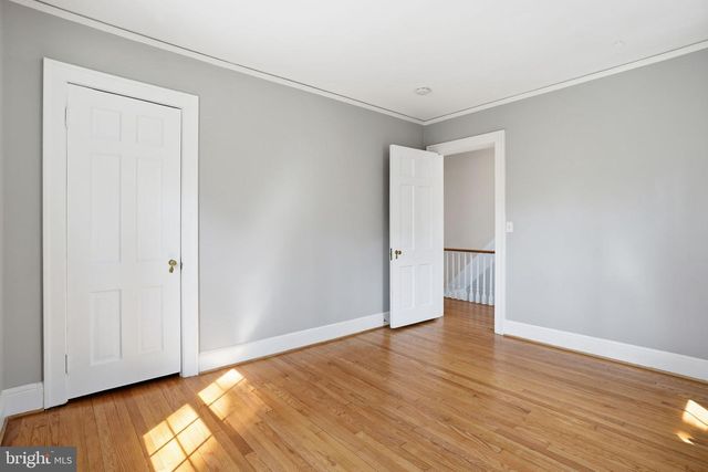 1805 ARMY NAVY DR, Arlington, VA 22202