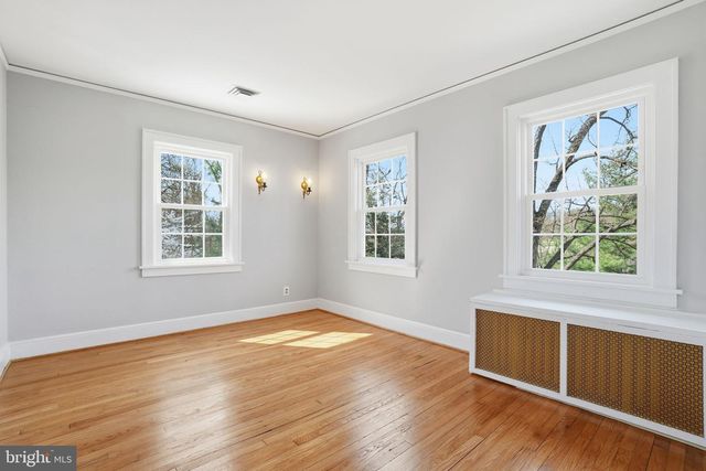 1805 ARMY NAVY DR, Arlington, VA 22202