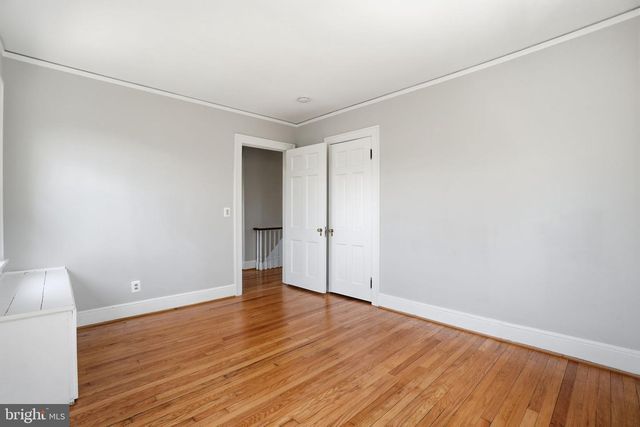 1805 ARMY NAVY DR, Arlington, VA 22202