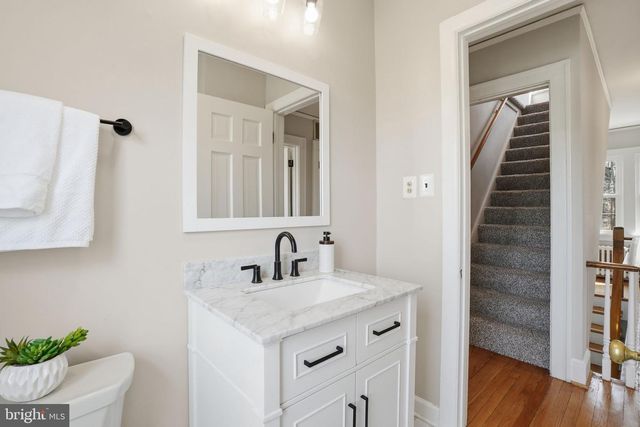 1805 ARMY NAVY DR, Arlington, VA 22202