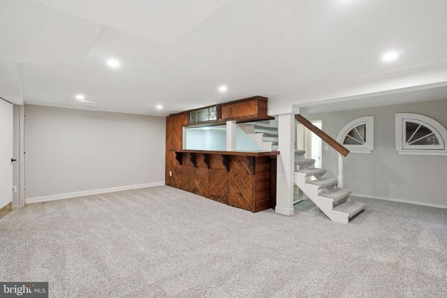 1805 ARMY NAVY DR, Arlington, VA 22202