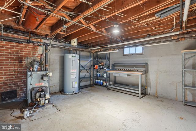 1805 ARMY NAVY DR, Arlington, VA 22202