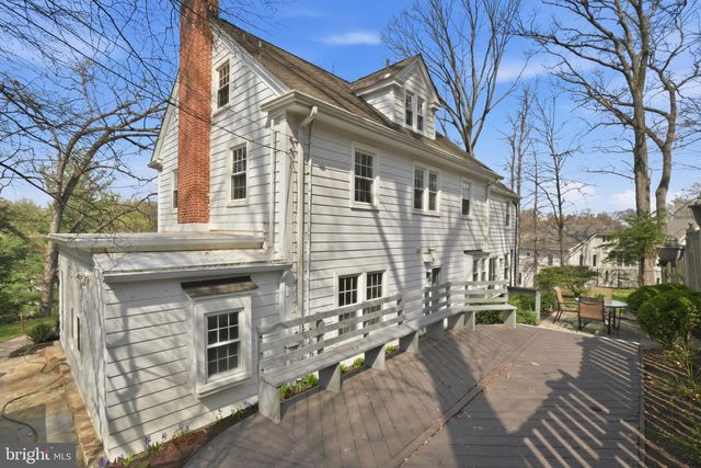 1805 ARMY NAVY DR, Arlington, VA 22202