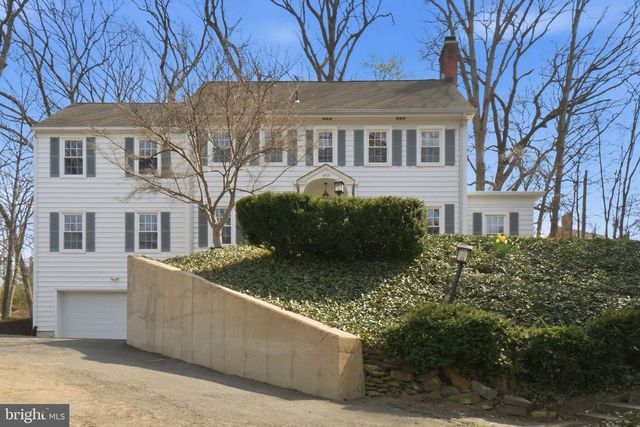 1805 ARMY NAVY DR, Arlington, VA 22202