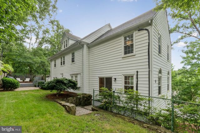 1805 ARMY NAVY DR, Arlington, VA 22202