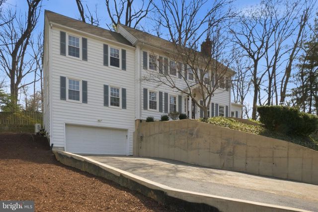 1805 ARMY NAVY DR, Arlington, VA 22202