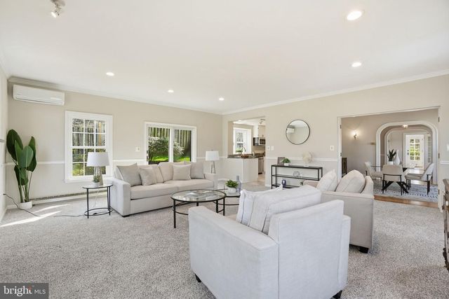 1805 ARMY NAVY DR, Arlington, VA 22202