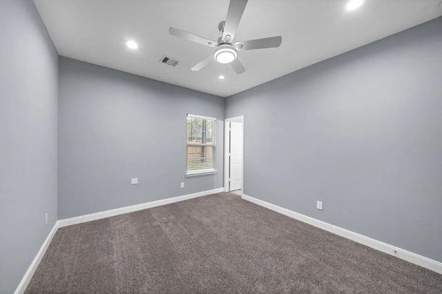 5222 Bataan Road, Houston, TX 77033