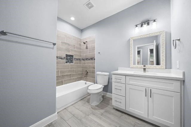 5222 Bataan Road, Houston, TX 77033