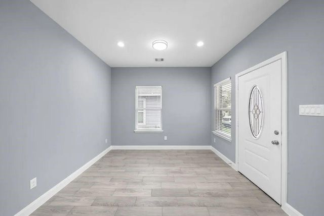5222 Bataan Road, Houston, TX 77033