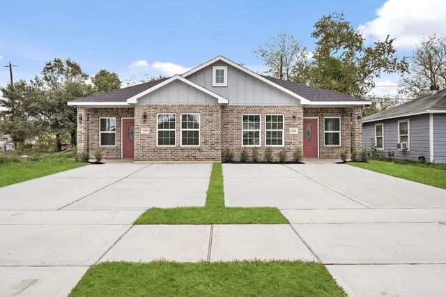 5222 Bataan Road, Houston, TX 77033