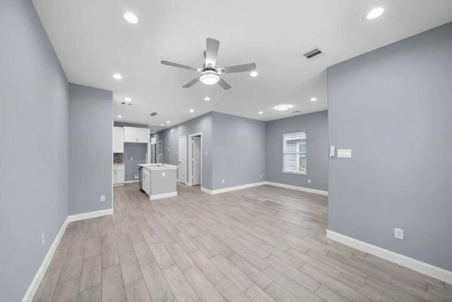 5222 Bataan Road, Houston, TX 77033