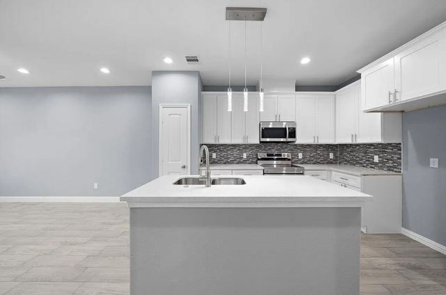 5222 Bataan Road, Houston, TX 77033
