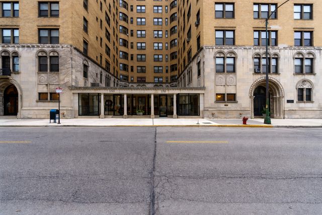 1765 E 55th Street E1, Chicago, IL 60615
