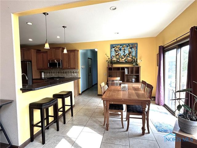 7939 N Woodbridge Road, Monclova, OH 43542