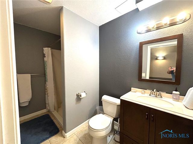 7939 N Woodbridge Road, Monclova, OH 43542