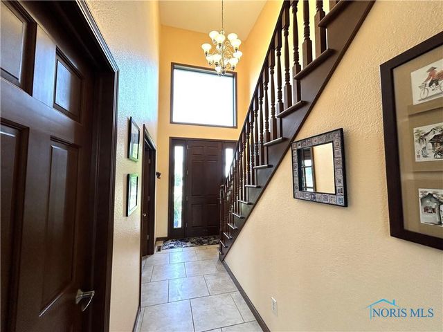 7939 N Woodbridge Road, Monclova, OH 43542