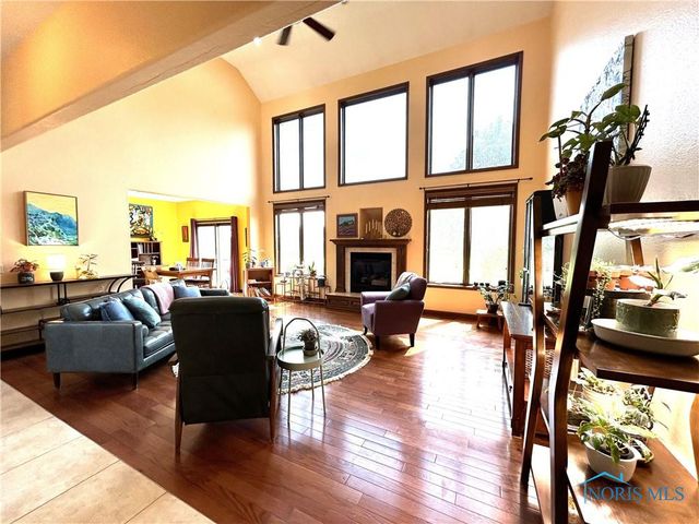 7939 N Woodbridge Road, Monclova, OH 43542