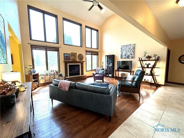 7939 N Woodbridge Road, Monclova, OH 43542