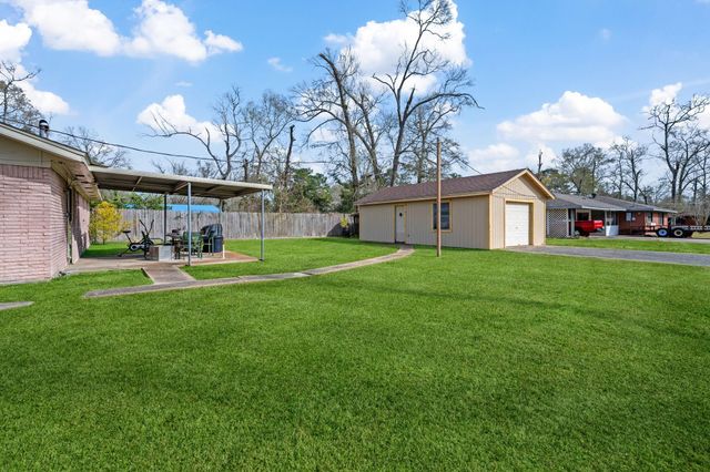 400 Dora Street, Cleveland, TX 77328