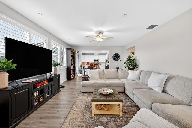 1397 Rio Grande Dr, Plumas Lake, CA 95961