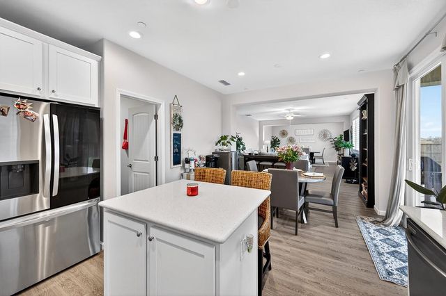 1397 Rio Grande Dr, Plumas Lake, CA 95961