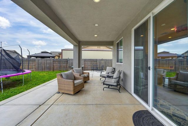1397 Rio Grande Dr, Plumas Lake, CA 95961