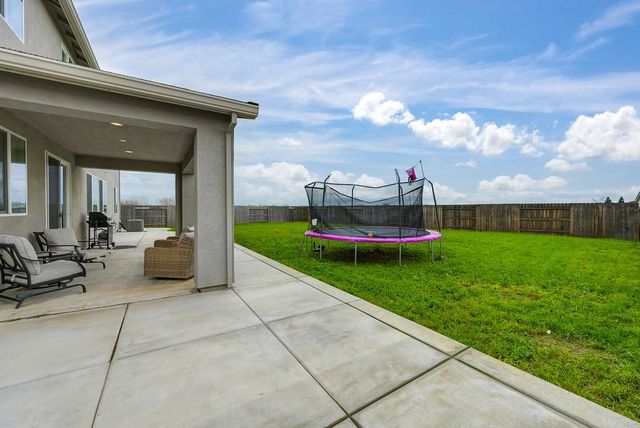 1397 Rio Grande Dr, Plumas Lake, CA 95961