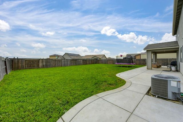 1397 Rio Grande Dr, Plumas Lake, CA 95961