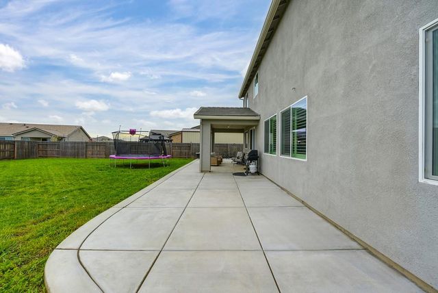 1397 Rio Grande Dr, Plumas Lake, CA 95961