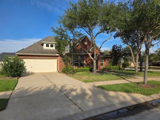 5402 Valley Country Lane, Sugar Land, TX 77479
